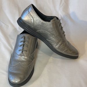 Cole Haan Grand Os silver wingtips waterproof W 10
